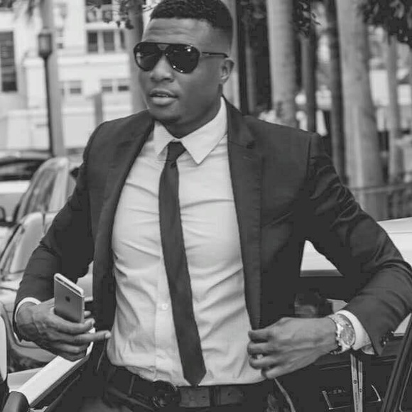 Meet your Posher, Jonathan - Picture 2 of 2